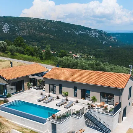 Villa Horto With Heated Pool & Sauna Livade