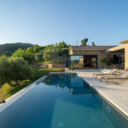 Horto With Heated Pool & Sauna Villa