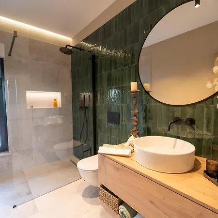 Villa Horto With Heated Pool & Sauna Livade