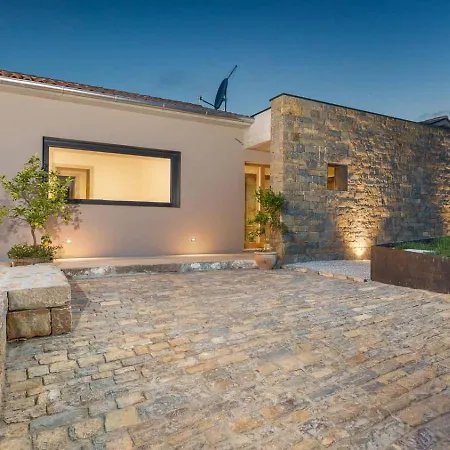 Horto With Heated Pool & Sauna *