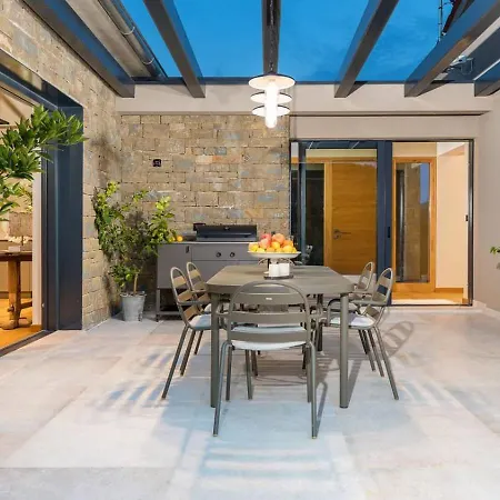 Horto With Heated Pool & Sauna Villa Livade