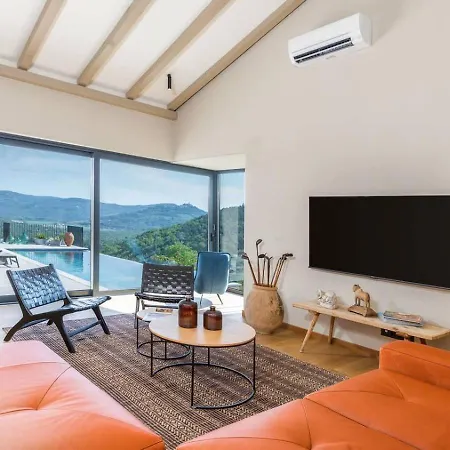Horto With Heated Pool & Sauna Villa